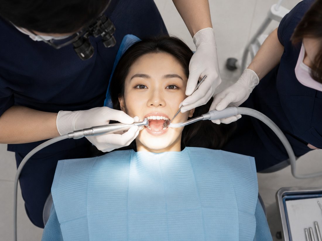 정밀한 임플란트 진료 과정